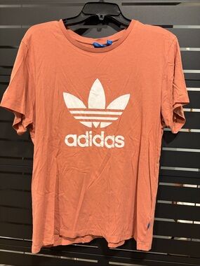 adidas Trefoil Logo T‑Shirt in Coral